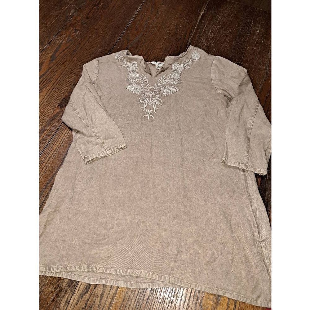 Small Tantrums Light Brown Embroidered Floral VNeck Pullover Shirt Top Rayon